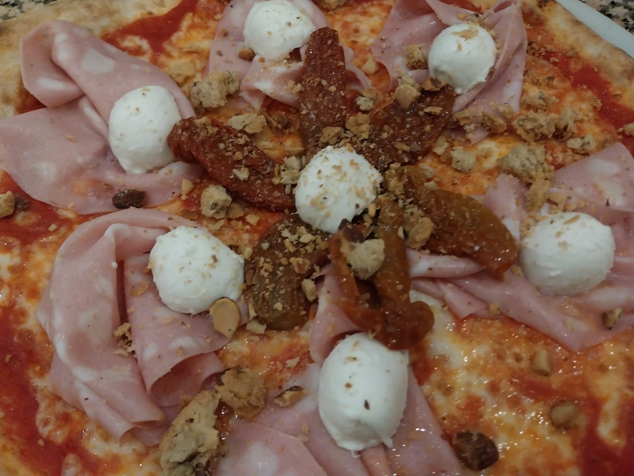 Immagine non disponibile 